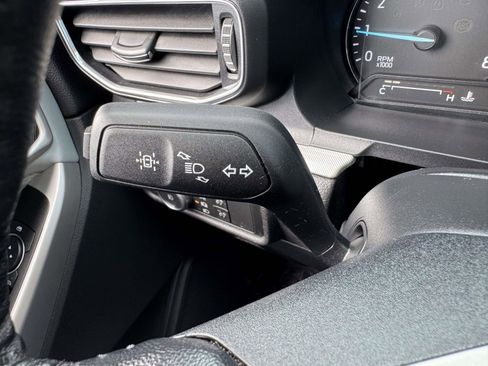 Certified 2022 Ford Explorer XLT w/ Equipment Group 202A image 30