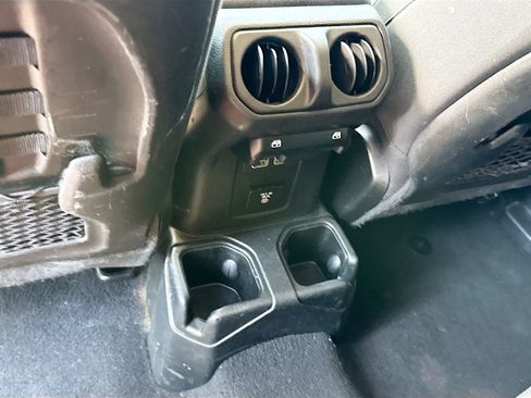 Used 2022 Jeep Wrangler Unlimited Rubicon w/ Steel Bumper Group image 29