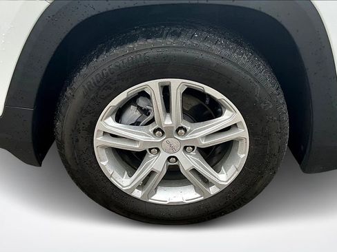 Used 2023 GMC Terrain SLE w/ Driver Convenience Package image 33