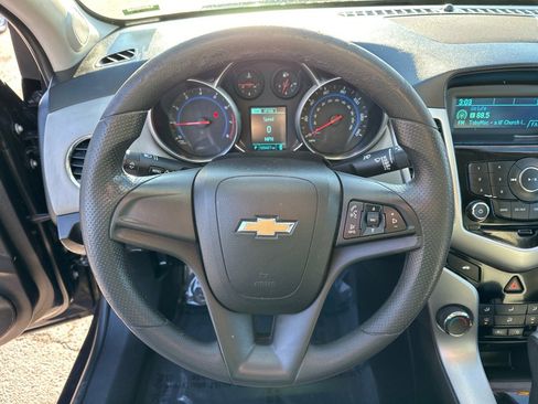 Used 2015 Chevrolet Cruze LS image 10