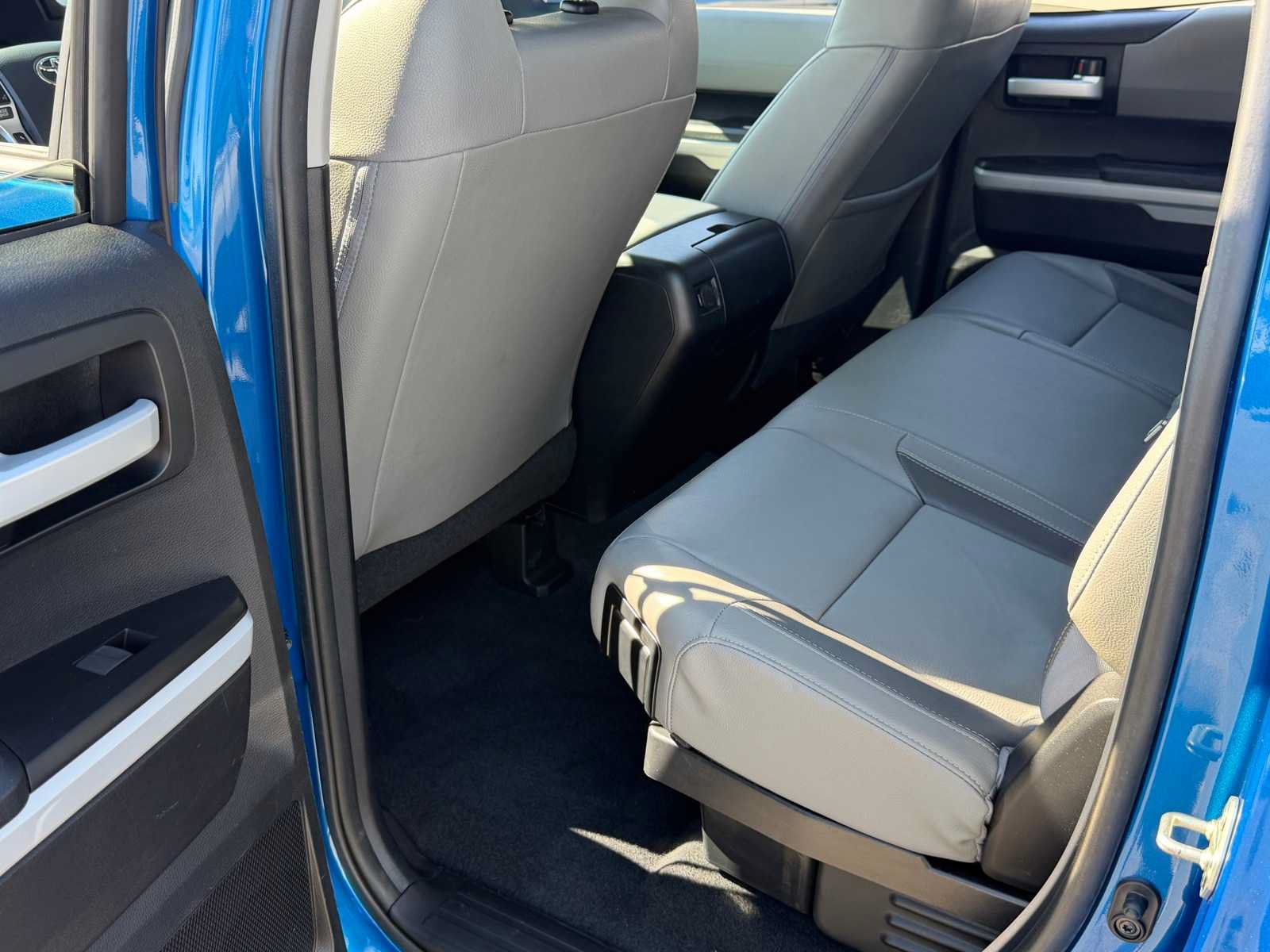 Used 2018 Toyota Tundra Limited w/ Limited Premium Package AWD/4WD image 24