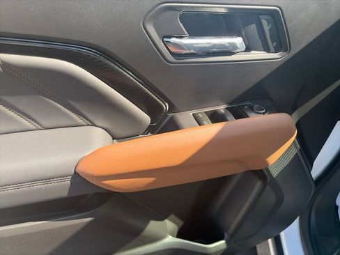 New 2026 GMC Canyon AT4 AWD/4WD image 17