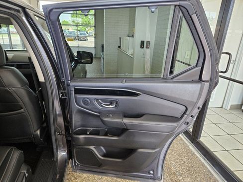 Used 2025 Honda Pilot EX-L image 15