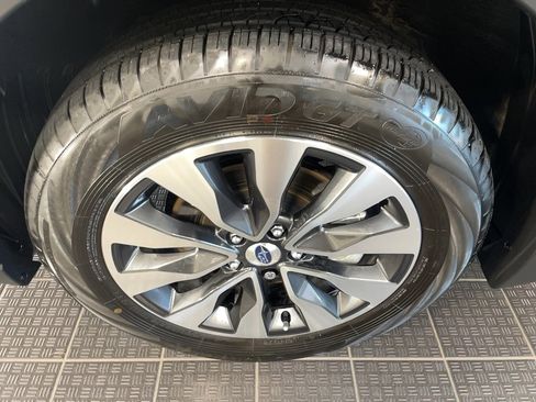 Used 2025 Subaru Outback Limited AWD/4WD image 13