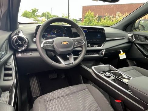 New 2026 Chevrolet Equinox LT w/ Safety and Technology Package image 25