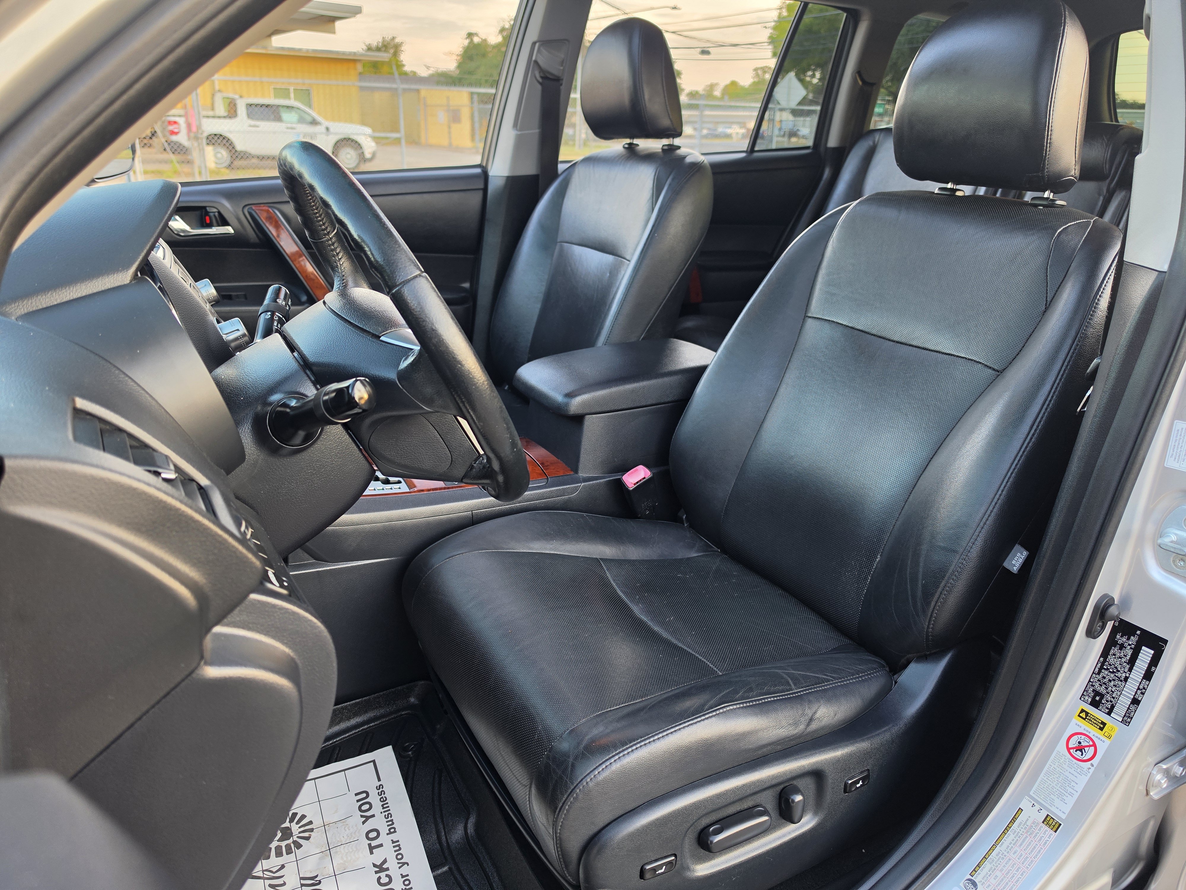 Used 2012 Toyota Highlander Limited AWD/4WD image 32