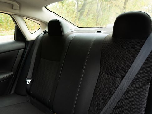 Used 2019 Nissan Sentra S image 18