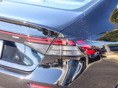 Used 2023 Honda Accord EX image 9