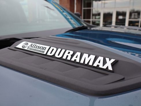 Used 2024 Chevrolet Silverado 2500 Custom w/ Custom Value Package image 5