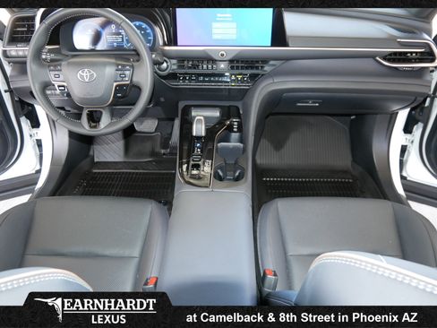 Used 2025 Toyota Crown Signia AWD/4WD image 26