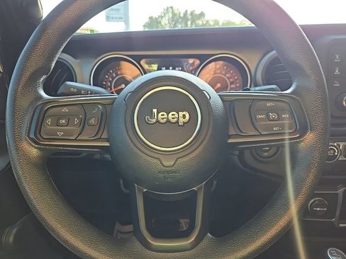 Used 2021 Jeep Wrangler Unlimited Sport AWD/4WD image 38
