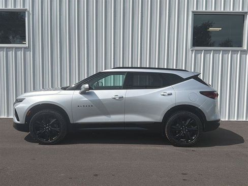Used 2021 Chevrolet Blazer RS w/ Enhanced Convenience Package FWD image 4
