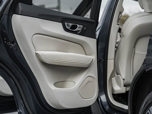 Used 2023 Volvo XC60 B5 Ultimate w/ Climate Package image 33