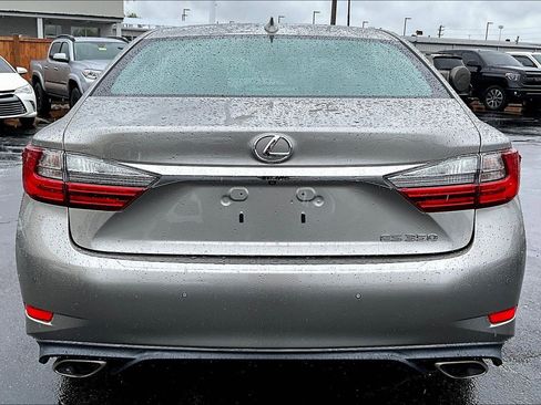 Used 2016 Lexus ES 350 w/ Luxury Package w/Wood Trim FWD image 5