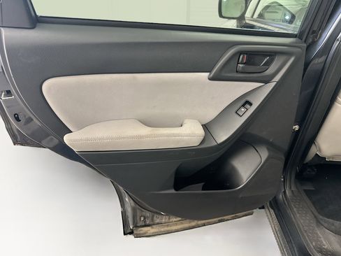 Used 2015 Subaru Forester 2.5i Premium image 27
