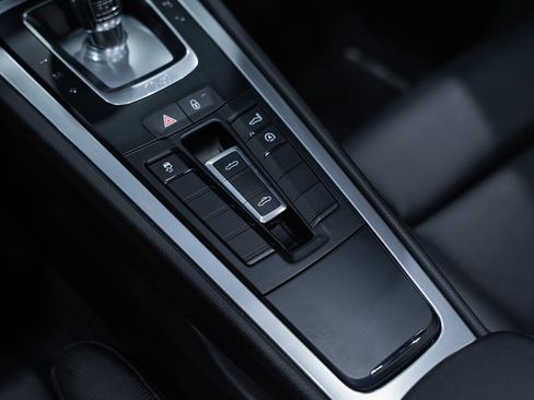 Used 2018 Porsche 718 Boxster S image 51