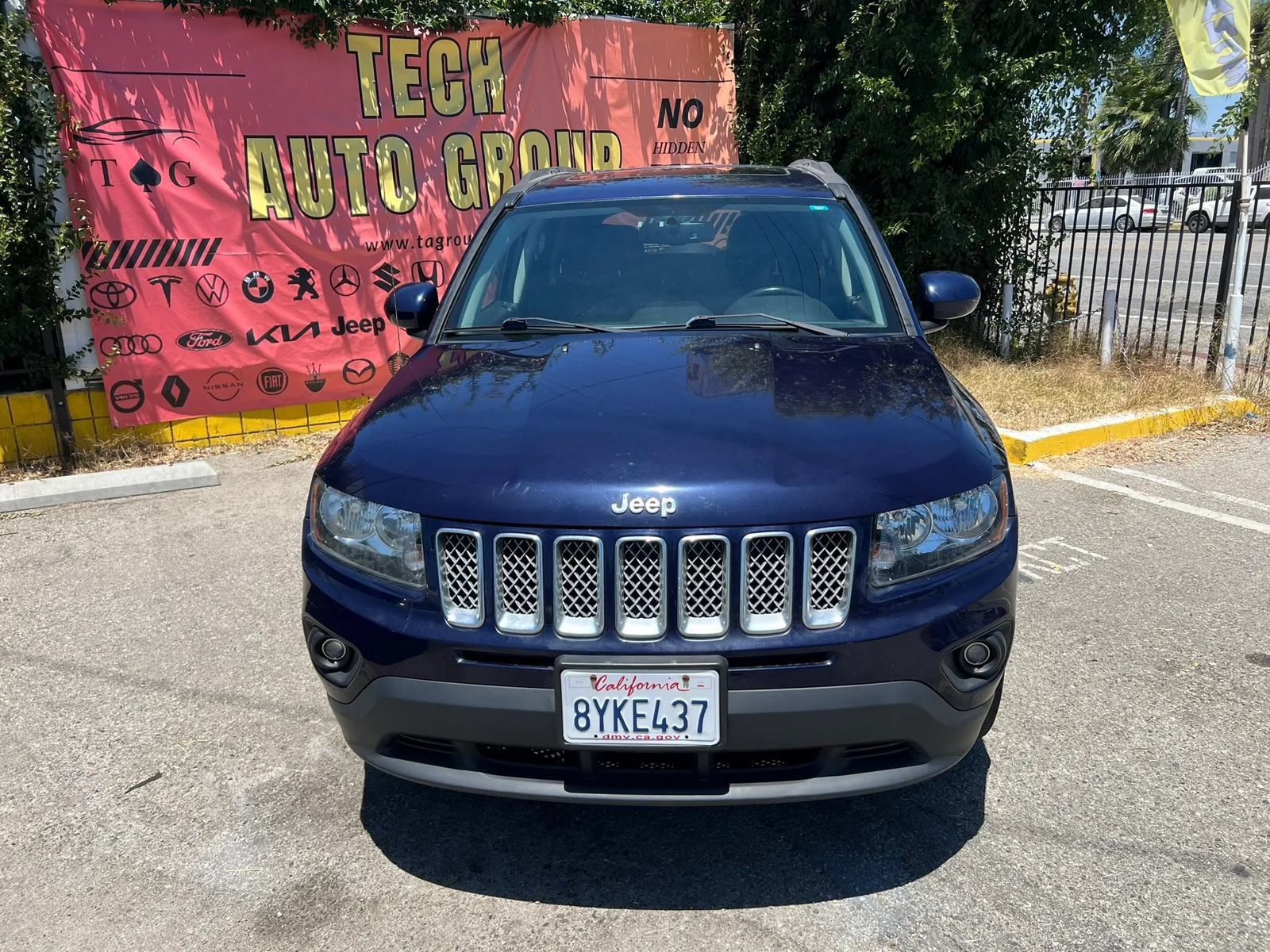 Used 2014 Jeep Compass Latitude AWD/4WD image 2