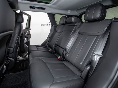 Used 2025 Land Rover Range Rover SE AWD/4WD image 14