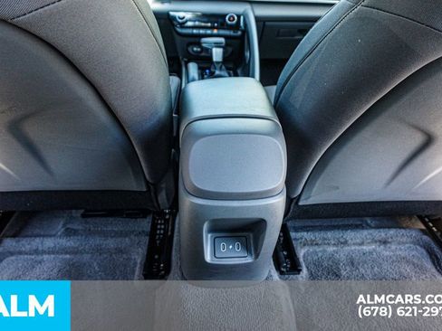 Used 2025 Hyundai Elantra Sport FWD image 31