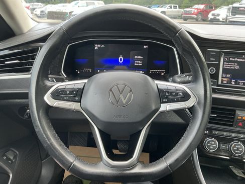 Used 2022 Volkswagen Jetta SE FWD image 12