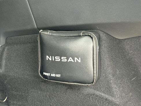 Used 2023 Nissan Rogue SV AWD/4WD image 16