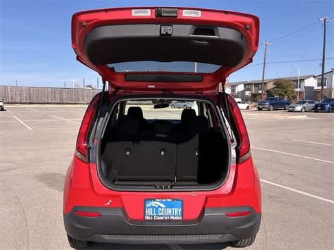 Used 2022 Kia Soul LX image 34