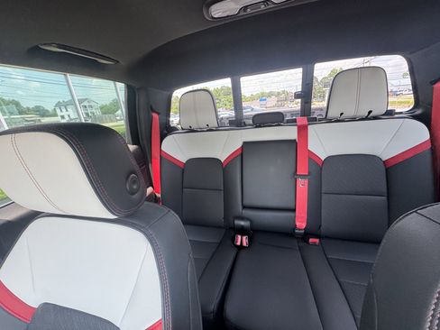 Used 2025 GMC Canyon AT4 w/ AT4X Package image 11