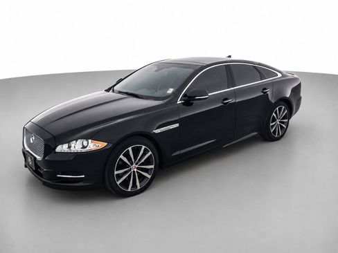 Used 2015 Jaguar XJ RWD image 9