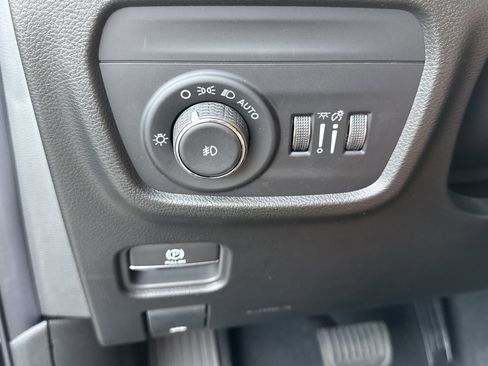 New 2025 Jeep Grand Cherokee L Limited w/ Luxury Tech Group II image 35