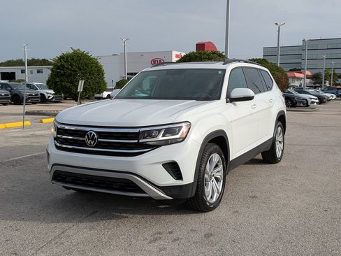 Certified 2023 Volkswagen Atlas SE w/ Panoramic Sunroof Package FWD image 2