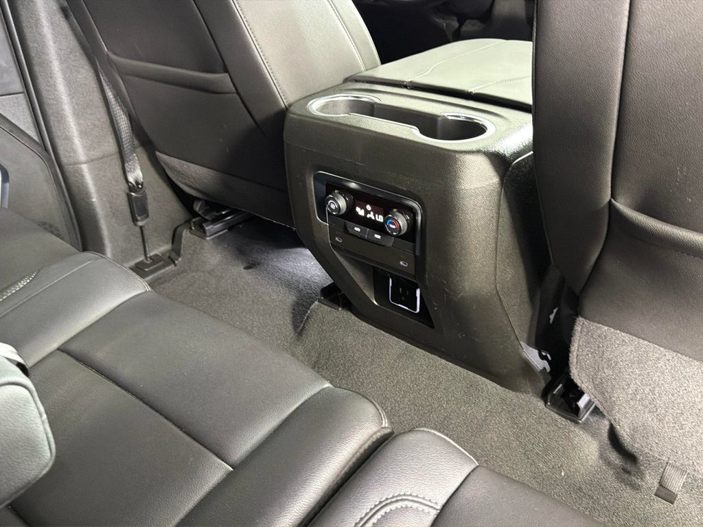 Used 2025 Chevrolet Tahoe LT AWD/4WD image 33