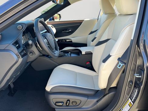 New 2025 Lexus ES 350 w/ Premium Package image 12