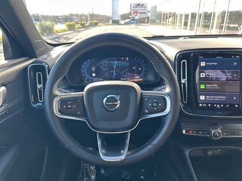 Certified 2025 Volvo XC40 B5 Plus image 17
