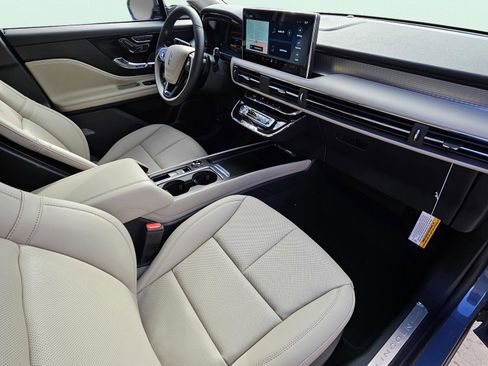 New 2026 Lincoln Corsair Premiere AWD/4WD image 16