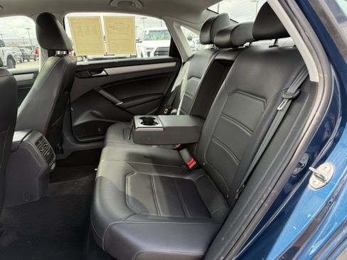 Used 2022 Volkswagen Passat 2.0T SE image 33