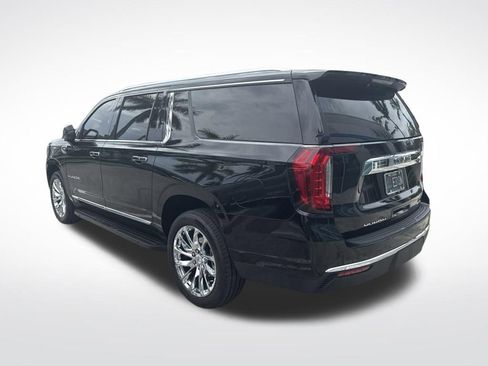 Used 2022 GMC Yukon XL SLT w/ SLT Premium Package RWD image 2