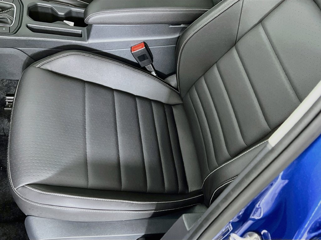 Used 2024 Volkswagen Jetta SE w/ Panoramic Sunroof Package FWD image 18