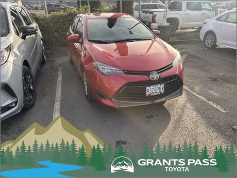 Used 2018 Toyota Corolla LE image 1