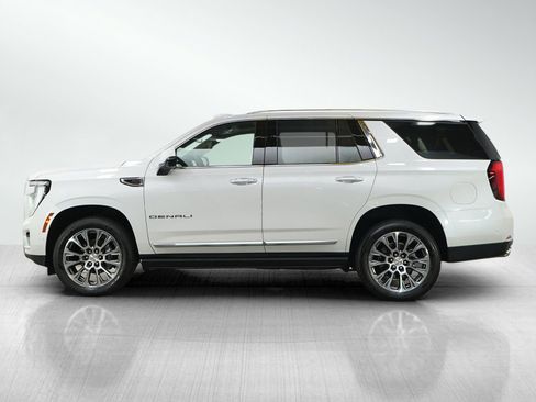 Used 2025 GMC Yukon Denali w/ Sun & Power Step Package AWD/4WD image 2