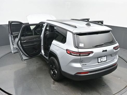 Used 2024 Jeep Grand Cherokee L Limited w/ Luxury Tech Group II image 66