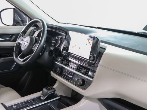 Used 2023 Nissan Pathfinder SL image 26