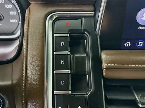 Used 2021 Chevrolet Tahoe High Country w/ Premium Package RWD image 20