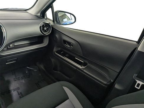 Used 2018 Toyota Prius C Two image 33