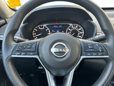 Used 2023 Nissan Altima 2.5 SV image 26