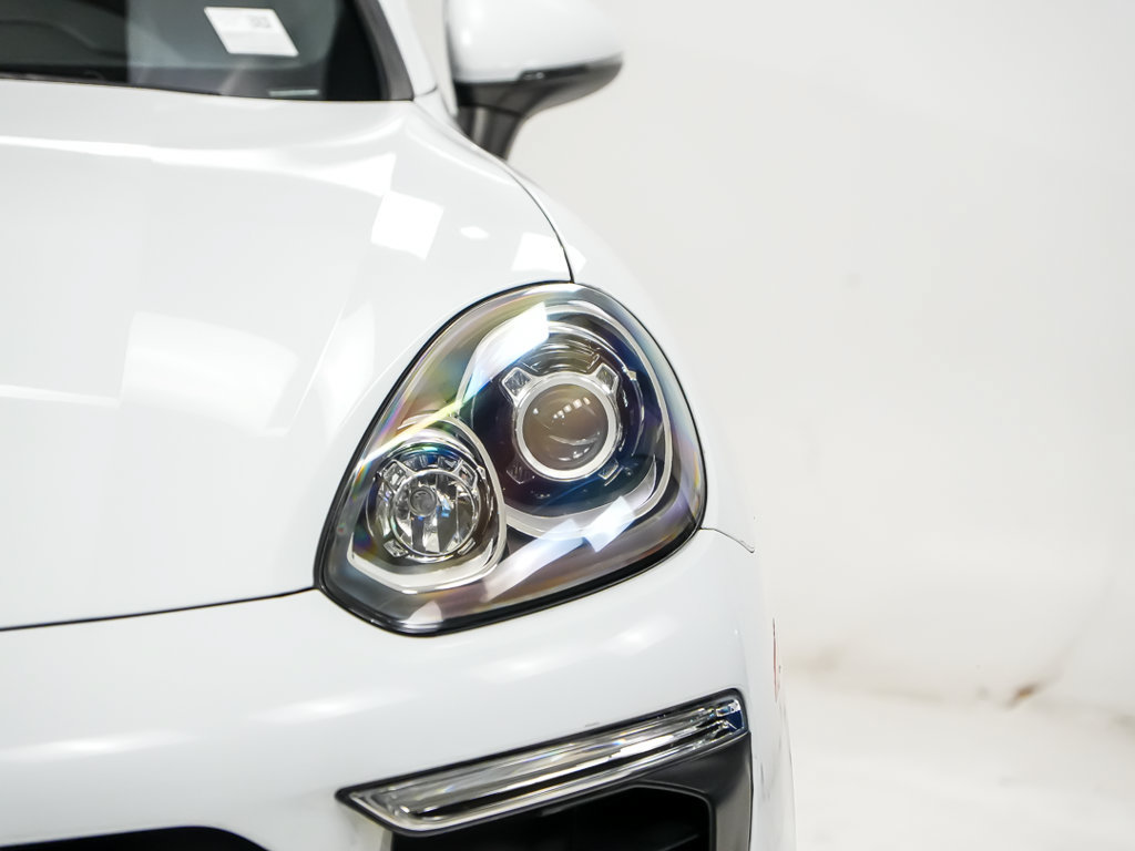 Used 2018 Porsche Cayenne AWD/4WD image 7
