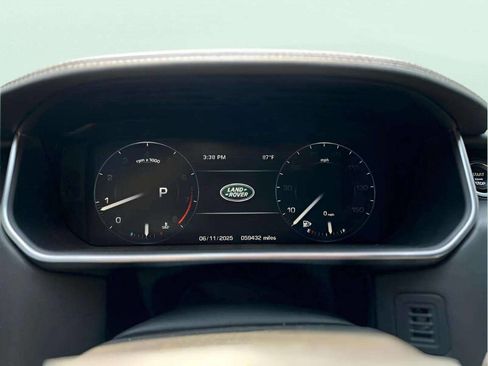 Used 2015 Land Rover Range Rover HSE image 13