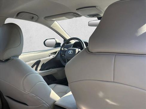 Used 2024 Toyota Camry SE image 18