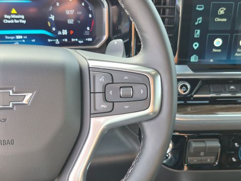 Used 2026 Chevrolet Silverado 1500 LT Trail Boss w/ Convenience Package II AWD/4WD image 18