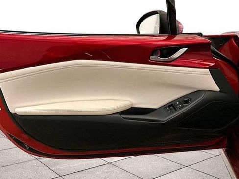 Used 2021 MAZDA MX-5 Miata RF Grand Touring RWD image 22