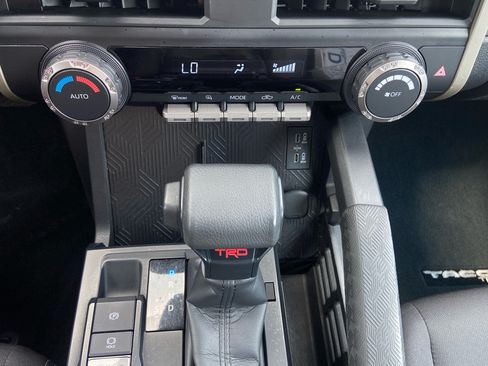 Used 2024 Toyota Tacoma TRD Off-Road AWD/4WD image 25
